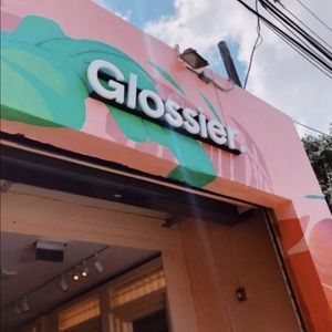 Meet your Posher, Raegan